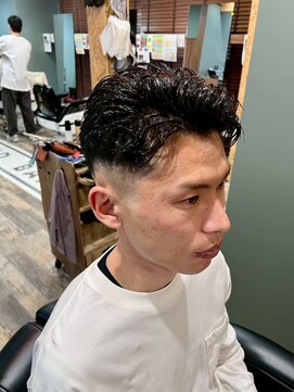 スタンドバーバー 柏(STAND BARBER) MEN’S HAIR/サーフカール/刈り上げセンターパート/<理容室>