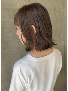 セル(CELL) 切りっぱなしボブ 顔周りカット レイヤー アッシュ イメチェン