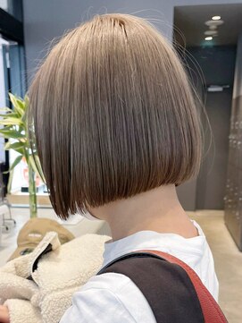 アイティー バイ アルバム 浦和店(IT by ALBUM) ベージュボブ_アースカラーくびれヘアツートンカラー_ba378751