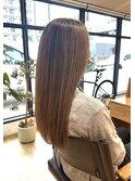ナチュラルなハイライトカラー