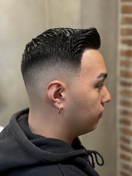 ドルクス 上野店(Dorcus) スキンフェードサイドパート