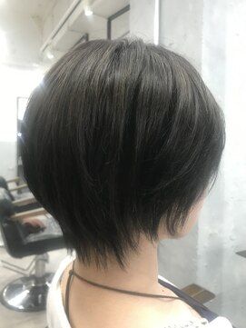 エイト 池袋店(EIGHT ikebukuro) レザーでつくるショートボブ