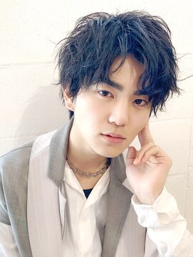 ユーリー(juurii) 動きも出せる黒髪センターパート