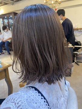 ロストシティ 横浜(LOST CITY) 切りっぱなしミディアム×王道アッシュベージュ