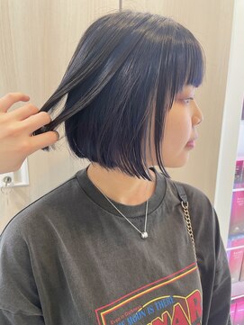 ラ ファブリック 草加(LA FABRIQUE) インナーネイビー コンパクトボブ ぱつっとボブ 草加