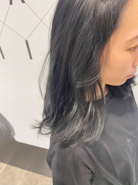 ハルキミナト ジャパン ヨコハマ(HARUKI MINATO japan YOKOHAMA) ダークグレー　ミディアムレイヤー　20代、30代、40代女性