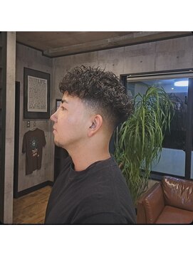 ザ カットクラブ エース(THE CUT CLUB ACE) スキンフェード×平巻きパーマ