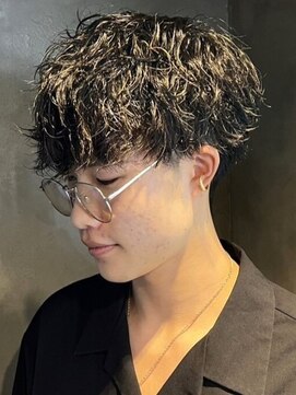 ディスイズバーバー(THIS IS BARBER) ツイストスパイラルパーマ マッシュ ツーブロック 20代 【札幌】