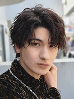 フィフス(fifth)&nbsp;原宿波巻きパーマメンズカットセンターパートウルフミディアム