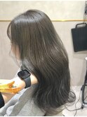 オリーブグレージュ