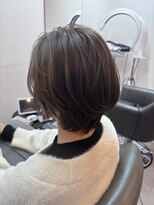 ナル(NaLu.)&nbsp;白髪ぼかしカラー／大人ショート