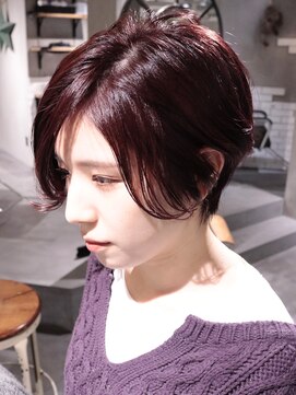 ロリム(RorriM) 前下がりショート　ボルドー　ダブルカラー