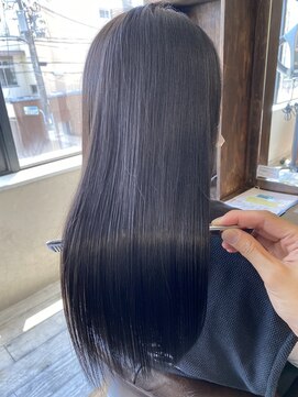 インス(ensue) 髪質改善カラー艶カラー透明感カラー暗髪カラー ブルージュ 中島