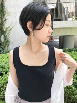 ジアン バイ ミルボン NU茶屋町+(GIEN by milbon) 自然光×透明感！理想のセンターパートショート@田中俊成