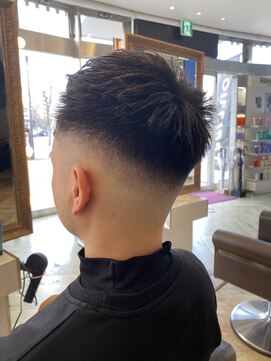 コワファースト 大分(COIFF1RST) フェードカットジェットモヒカン