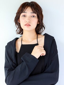ヘアサロンガリカアオヤマ(hair salon Gallica aoyama) センターパートにニュアンスパーマでつくるお洒落ミディアム