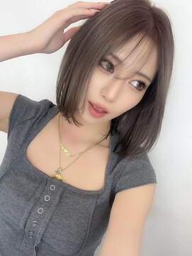 ビビットクアトロ 蓮田店(vivid QUATTRO) アッシュグレー　ボブ