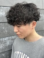 ヒュイル バイ ニアウ(Hwyl by Niau) メンズマッシュパーマ波巻きスパイラルパーマニュアンスパーマ