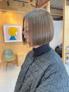 イロ(ilo created by grace) ボブ/大人ボブ/白髪ぼかし