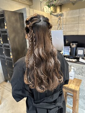 オムズ(OM's) イベントヘアセット/ハーフツイン/ヘアアレンジ/巻き髪