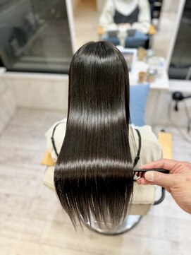 イルヘアーライラ(illu hair LILA) ナチュラル艶ストレート/髪質改善