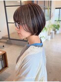 ショートボブ 顔周りカット 白髪ぼかしハイライト 20代 レイヤー
