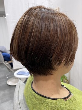 ココヘアー(hair) 白髪ぼかしハイライトカラー×大人ショート