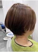 白髪ぼかしハイライトカラー×大人ショート