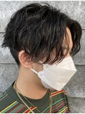 センターパートツイストスパイラルパーマ刈り上げメンズパーマ