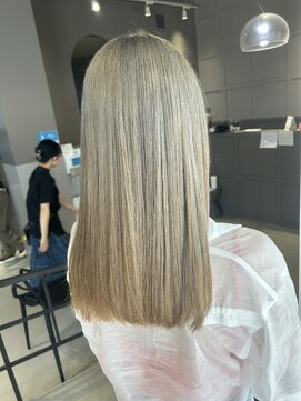 イル(il) ホワイトベージュカラー　【刈谷　知立　安城】