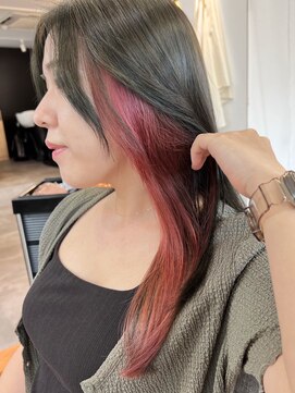 ミュラ(mulah) インナーカラーピンク×ダークグレージュ＊艶感ストレートヘア