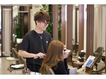 ２０代３０代の同世代から大人気の岡☆自然な髪質改善縮毛矯正、透明感カラー、岡の魅力とは？@acura.oka