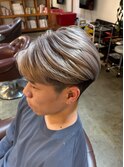 ホワイトベージュ×メンズ×ハイトーンカラー×ケアブリーチ