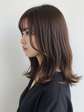 シア(XIA) 外ハネミディアム/シースルーバング/艶髪/ココアベージュ/金山