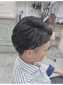 リリーオブザベイス(Lily of the Vase) センターパートニュアンスパーマオールバック