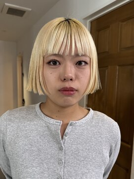 ナループロアツム(Nalu pu loa Tsum) ハイトーンボブ/抜きっぱなしブロンドボブ/ブリーチカラー