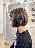 襟足ギリギリでまとまる艶感プツッとボブ