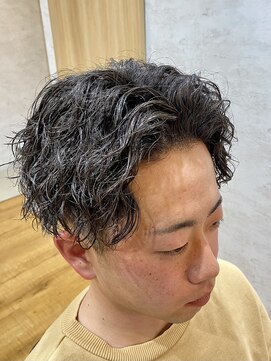 ダックス(DACS) ツーブロックのツイストスパイラルパーマ