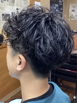 コダマ 新大塚店(KODAMA) センターパートツーブロックパーマスタイル（アップバング）床屋