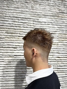 ビス リアン 川口店(Vis lien) ツーブロック刈り上げフェードカットアッシュベージュ