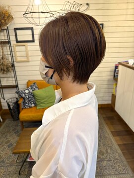 リリー(Lily) ゆかのお客様*頭の形を綺麗に見せるナチュラルショート