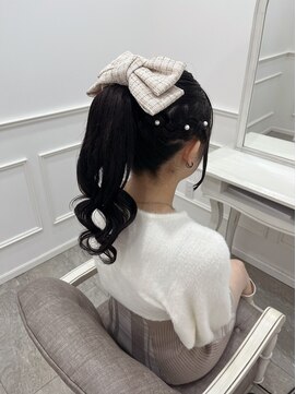 リルミー(Lilme) 【ヘアメ】アップヘアにオススメ＊編みカチュポニーテール＊新井