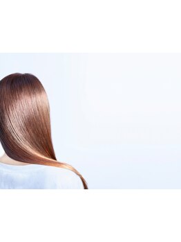 髪の状態を見極め、お悩みや理想に合わせた施術方法をご提案♪あなた専用のオーダーメイド調合◎