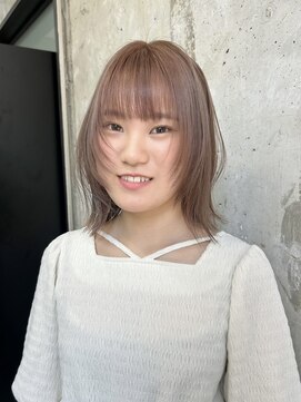 アルマモモ(Alma momo) 軽めウルフカット×ハイトーンラベージュ