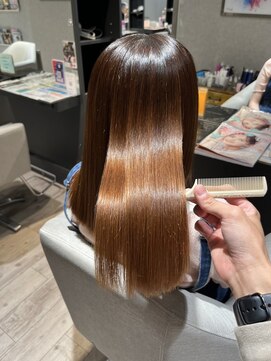 ユナイテッドビューティーウェストコースト(UNITED BEAUTY WEST COAST) 【ビフォーアフターあり】縮毛矯正/髪質改善/うるツヤストレート