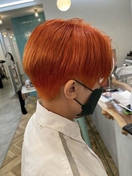 ロミー 本厚木(ROMMY.) 本厚木☆刈り上げショート☆アプリコットオレンジブリーチカラー