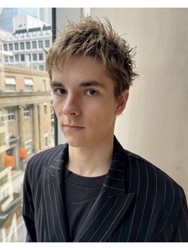 スクリーン(SCREEN) MEN’S HAIR/サーフカール/刈り上げセンターパート/三宮/元町