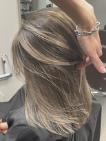 ユウル 横浜(juhl.)&nbsp;エアタッチバレイヤージュパールベージュブリーチダブルカラー