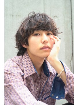 キュー(Cue_) 外国人風ゆるっと無造作スパイラルパーマのマッシュウルフ