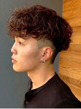 《*ラフな質感が人気のツイストスパイラルパーマ*》家でも簡単にサロンクオリティを再現＊[メンズパーマ]